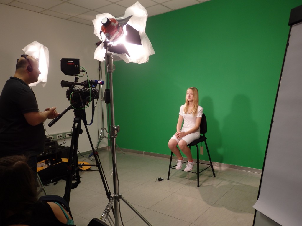 Nikolinu Žugec snimaju za tv-reportažu