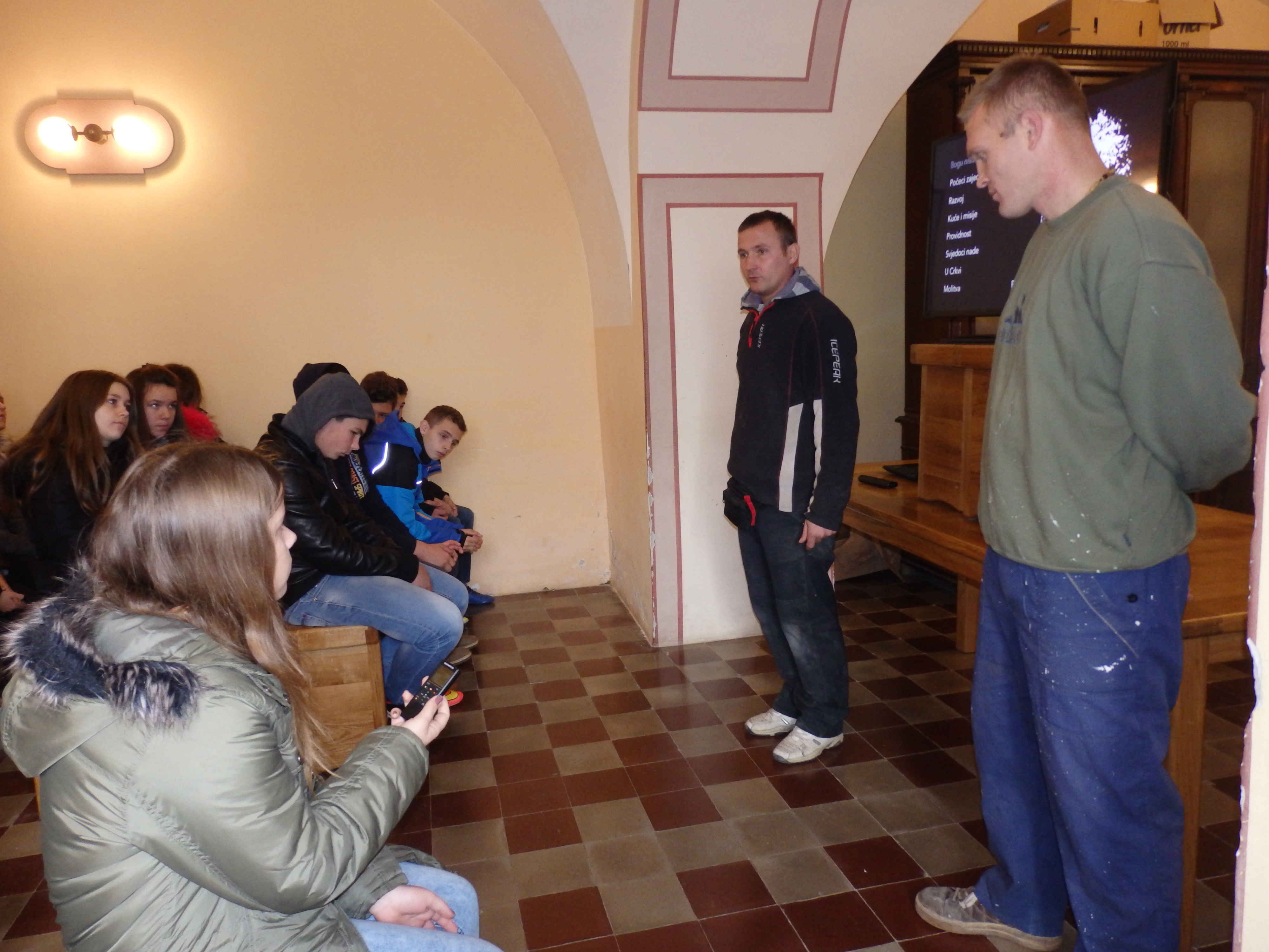 domacini svjedocenje-la